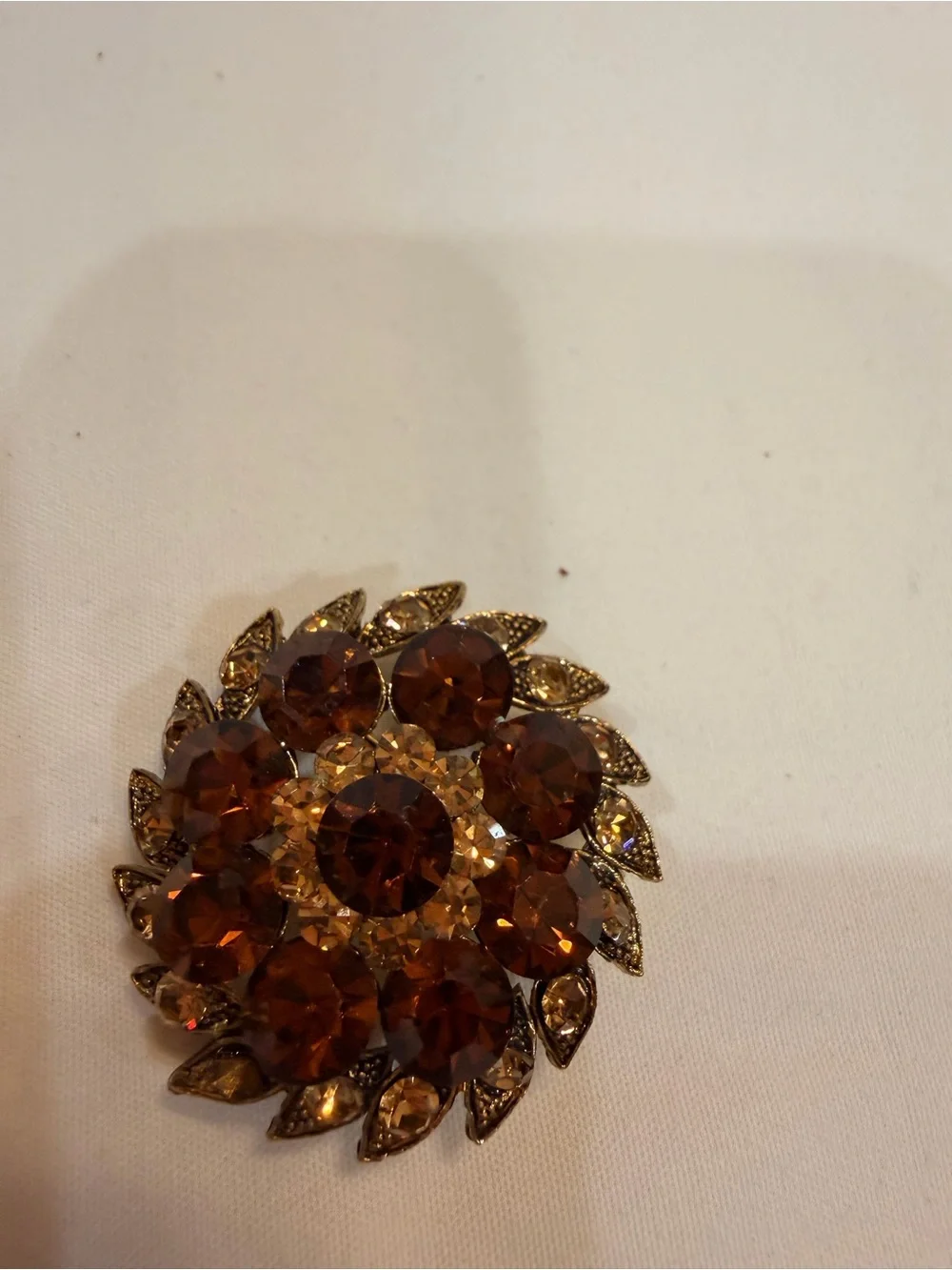 N/A elegant gold
